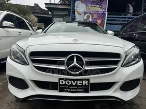 Mercedes-Benz C300 Base 4Matic Sedan AWD (2.0L 4cyl 7A) 2016 White