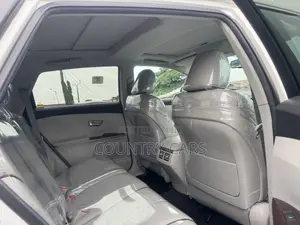 Toyota Venza AWD 2011 White