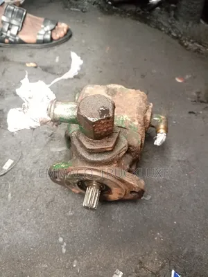 Power Steering Pump Mack V20