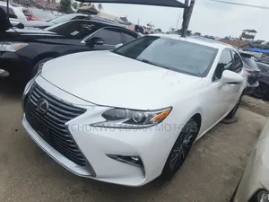 Lexus ES 350 FWD 2016 White