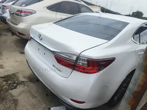 Lexus ES 350 FWD 2016 White