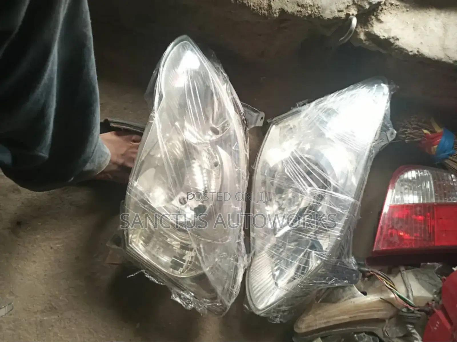 Headlight Corolla_e 2005