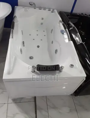 Single Jacuzzi