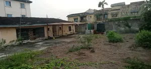 5bdrm Bungalow in Red Gate, Amuwo-Odofin for sale