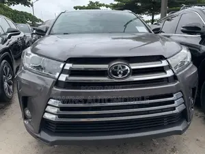 Toyota Highlander Limited 2019 Gray