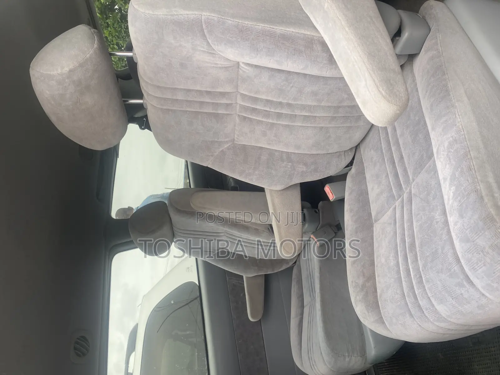 Toyota Sienna LE 2002 Silver