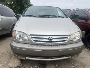 Toyota Sienna LE 2002 Silver