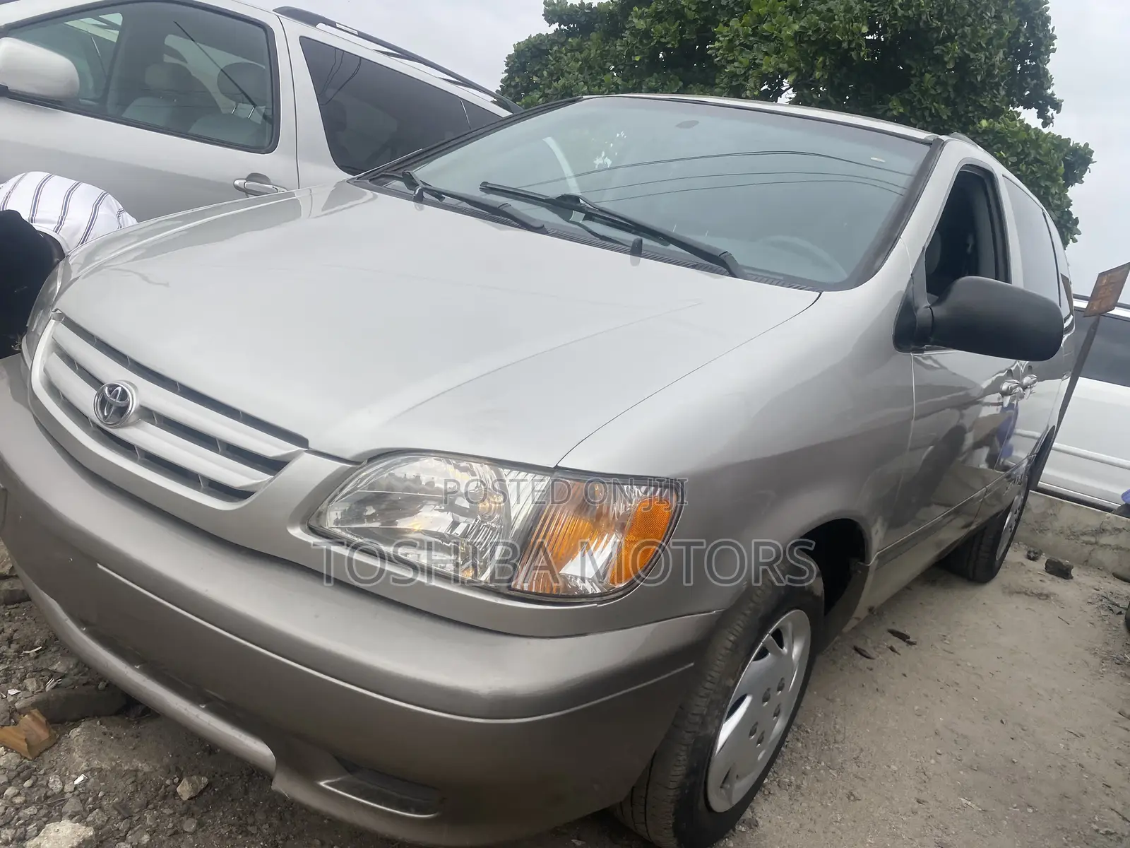 Toyota Sienna LE 2002 Silver