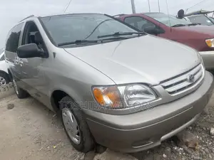 Toyota Sienna LE 2002 Silver