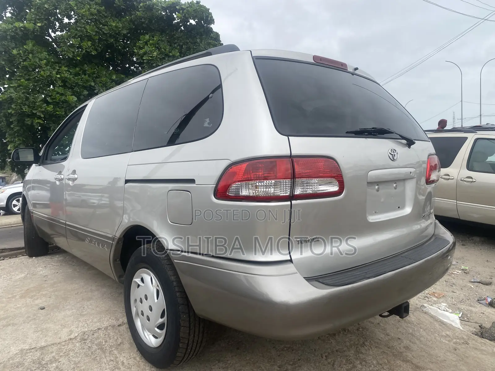 Toyota Sienna LE 2002 Silver