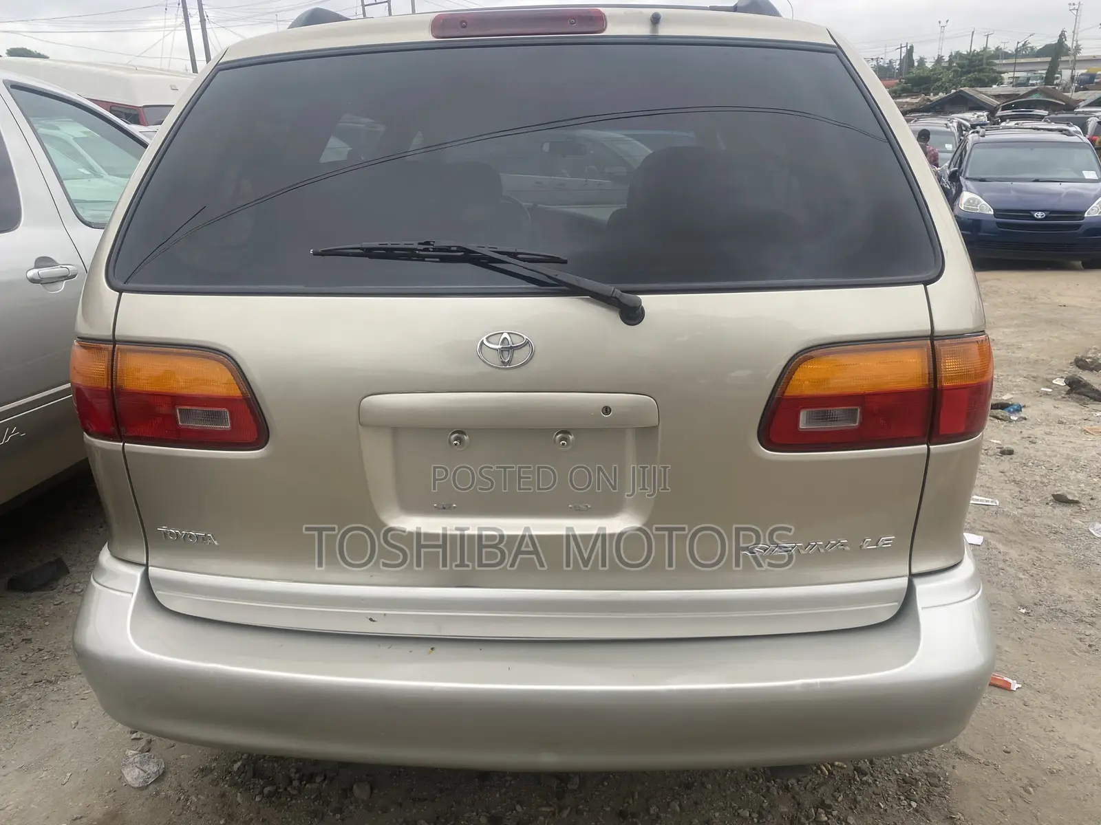 Toyota Sienna LE & 1 hatch 2000 Gray