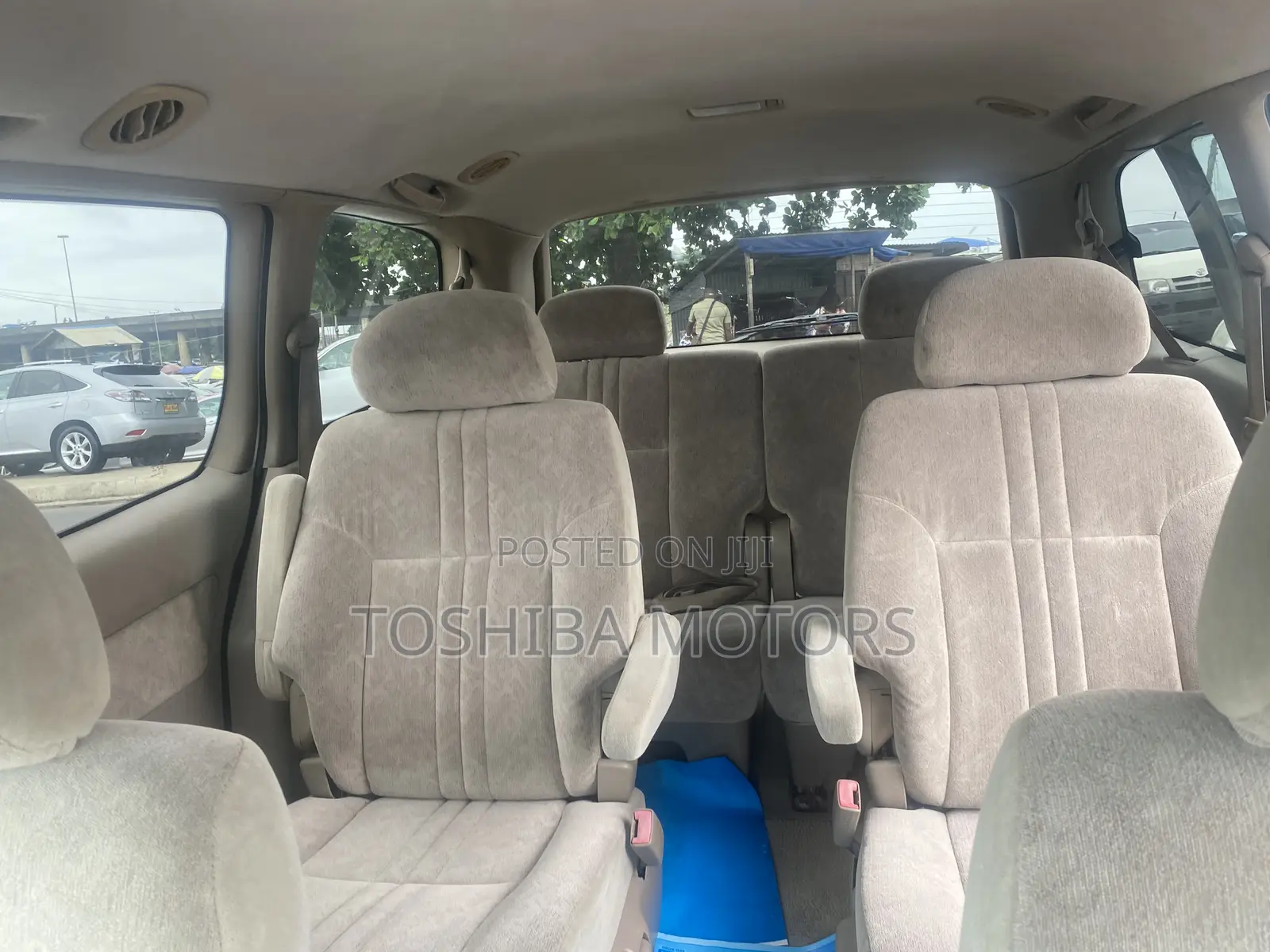 Toyota Sienna LE & 1 hatch 2000 Gray