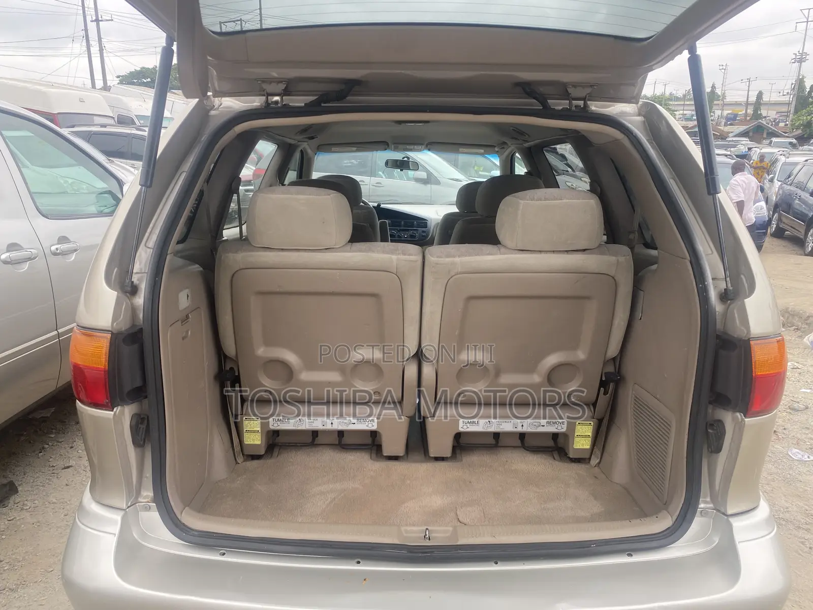 Toyota Sienna LE & 1 hatch 2000 Gray