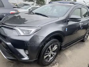 Toyota RAV4 Limited FWD (2.5L 4cyl 6A) 2017 Gray