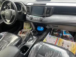 Toyota RAV4 Limited FWD (2.5L 4cyl 6A) 2017 Gray