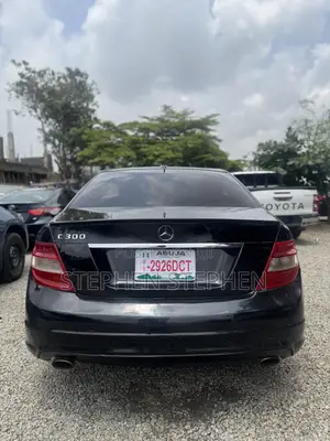 Mercedes-Benz C300 2011 Black