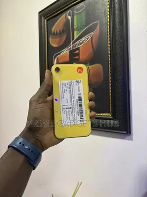 Apple iPhone XR 64 GB Yellow