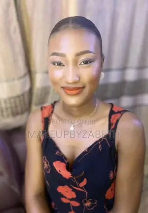 Photo - Makeup Artist