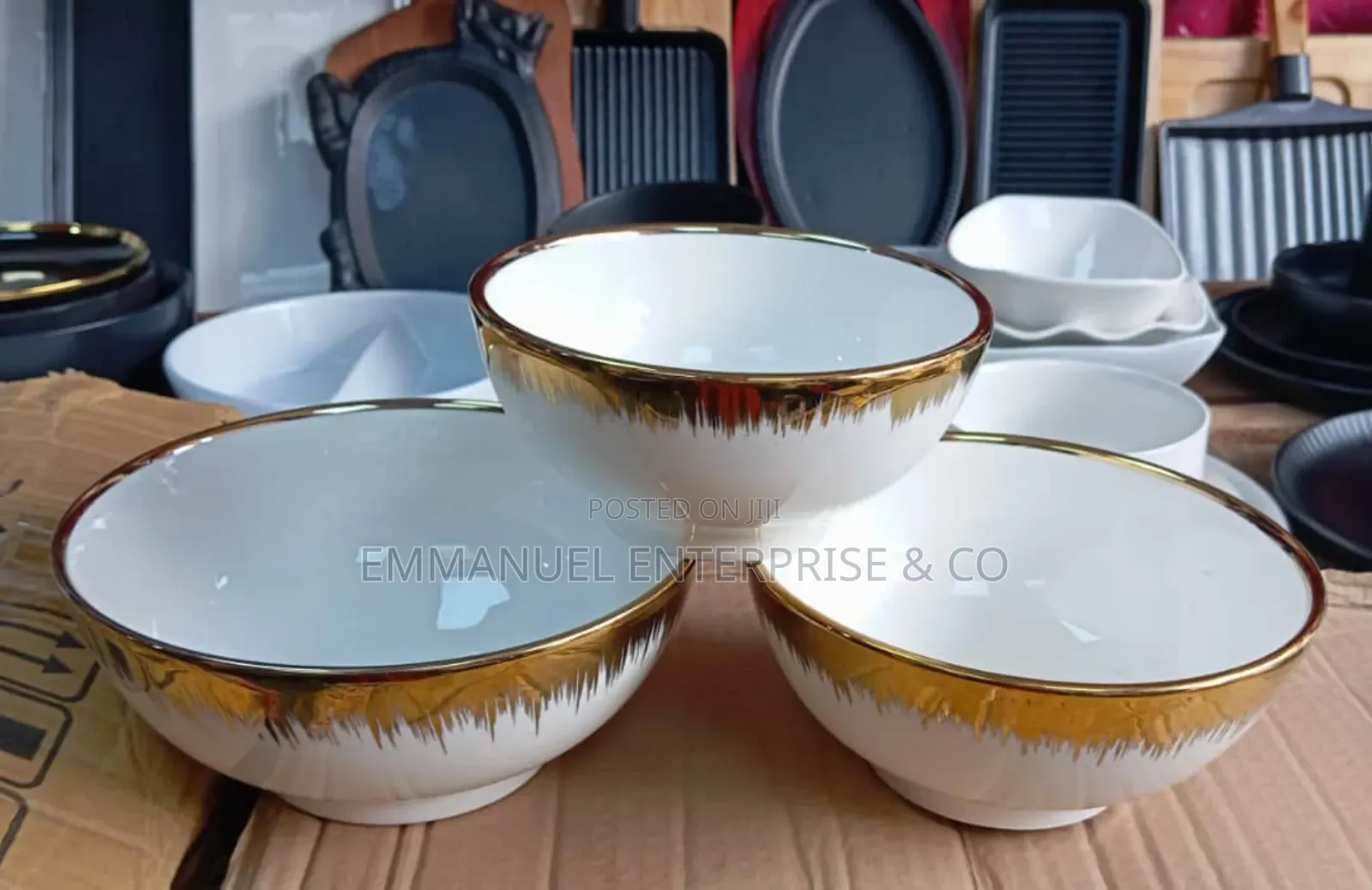 White Ceramic Dinner Set With Gold Crest