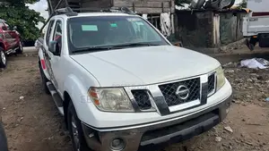 Nissan Frontier Crew Cab SE 4x4 2011 White
