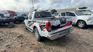 Nissan Frontier Crew Cab SE 4x4 2011 White