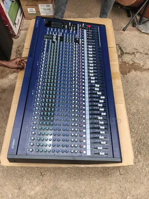 32 Channels Yamaha Mixer