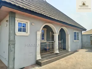4bdrm Bungalow in Adewunmi, Iwo Road for sale