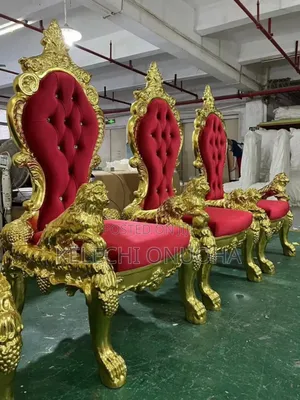 Kings Royal Chair With Golden Arm Rest