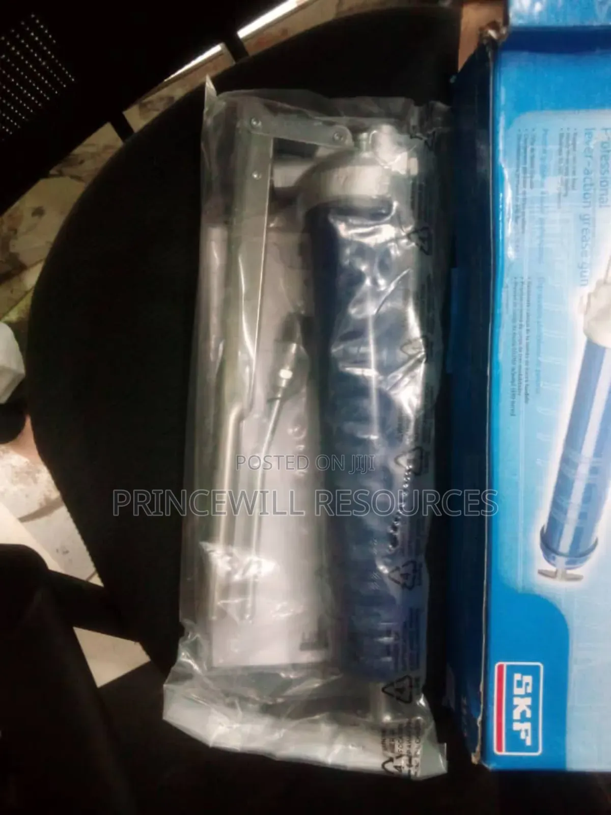 Grease Gun Available at Your Disposal