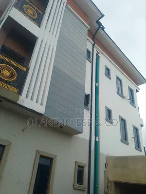 2bdrm Block of Flats in Aguda for rent