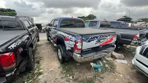 Toyota Tacoma V6 4dr Double Cab 4WD 5.0 ft. SB (4.0L 6cyl 6M) 2015 Blue