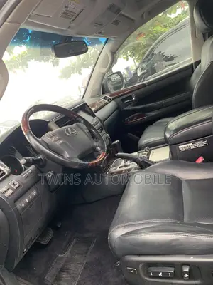 Lexus LX 570 (5 seats) AWD 2016 Gray