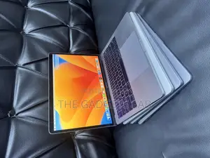 Laptop Apple MacBook Pro 2017 8GB Intel Core I5 SSD 256GB