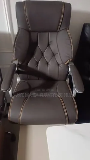 Executive Swivel Office Chair.