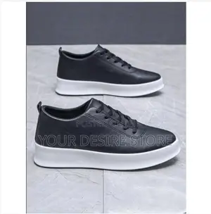 Comfortable Light Weighted Round Toe Sneakers