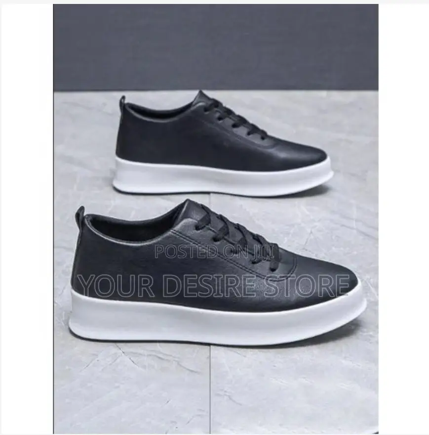 Comfortable Light Weighted Round Toe Sneakers