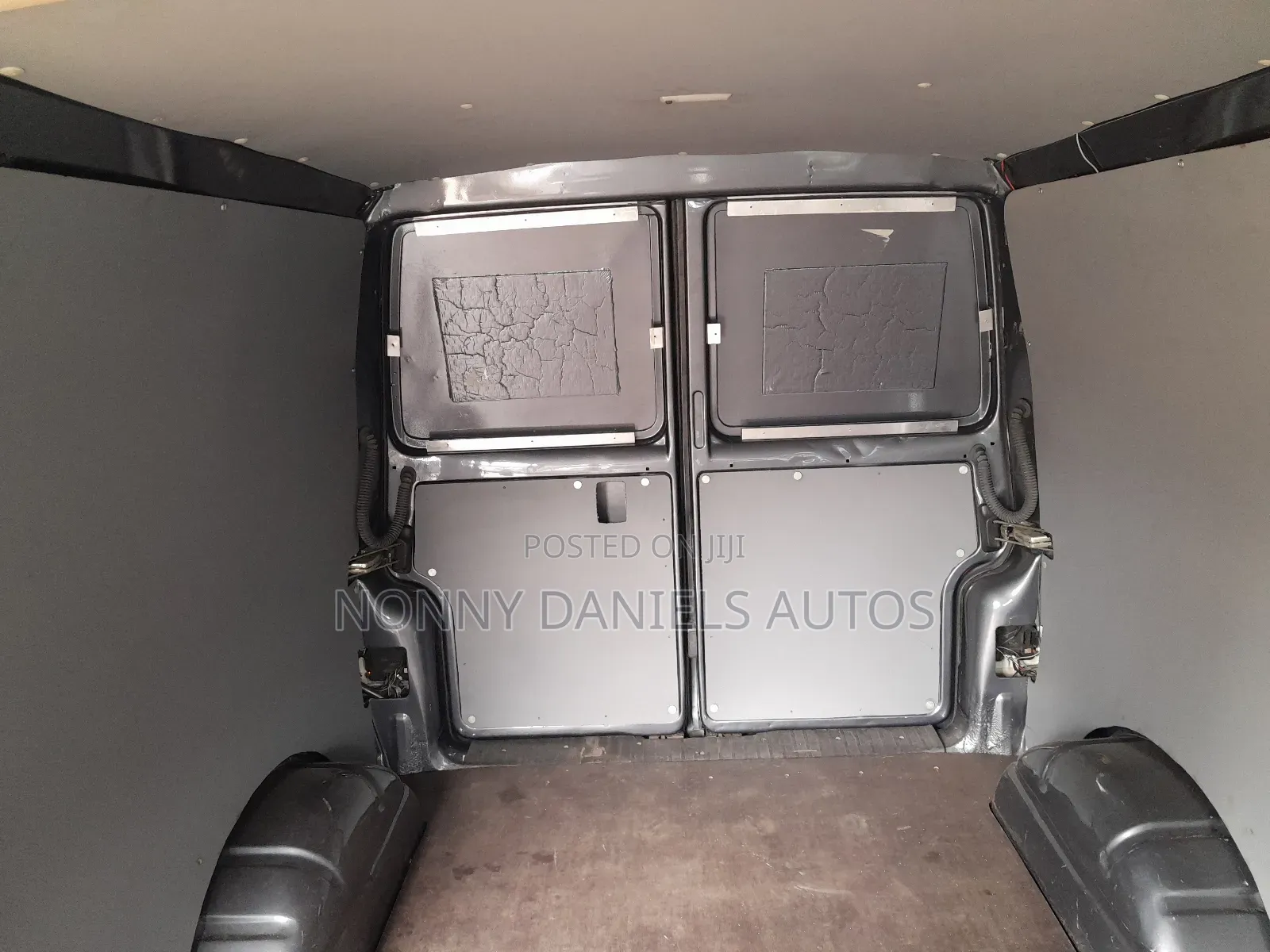 Volkswagen Transporter 2005 Grey