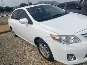 Toyota Corolla LE 4dr Sedan (1.8L 4cyl 4A) 2012 White