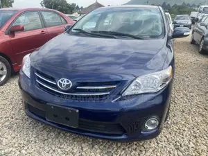 Toyota Corolla LE 4dr Sedan (1.8L 4cyl 4A) 2013 Blue
