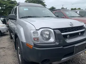 Nissan Xterra 2004 Silver