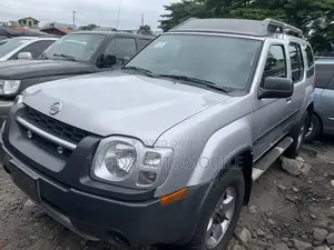Nissan Xterra 2004 Silver
