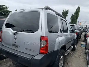 Nissan Xterra 2004 Silver
