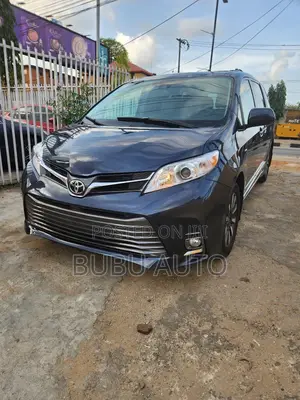 Toyota Sienna XLE Premium AWD (3.5L 6cyl 8A) 2018 Black