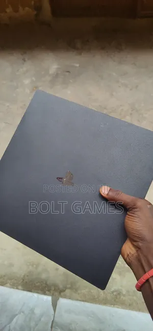 Playstation 4 With 10 Games Inside 1 Pad Hdmi Cable