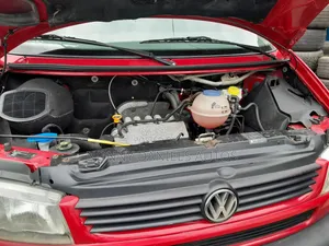 Volkswagen Transporter 2005 Red