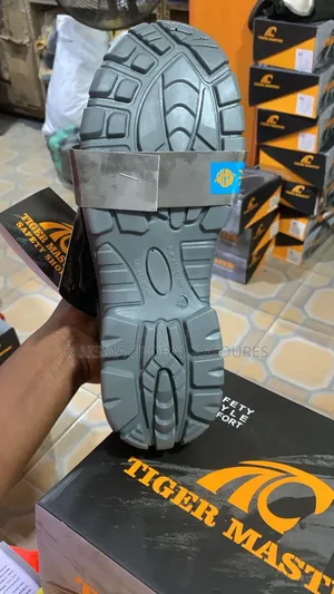 Tiger Master Pro Boot