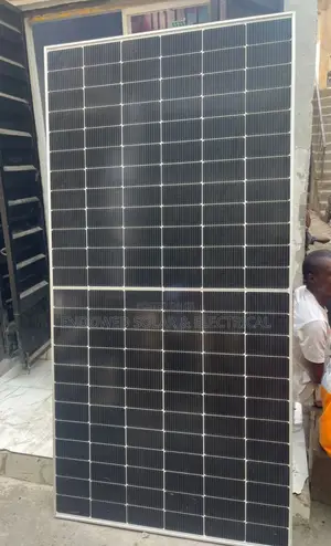 600w Mono Crystalline Canadian Panels Are Available in Stock
