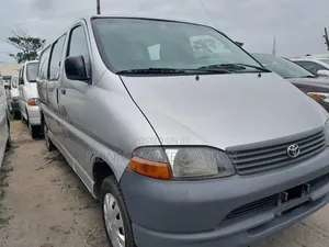 Toyota HiAce 2005 Silver