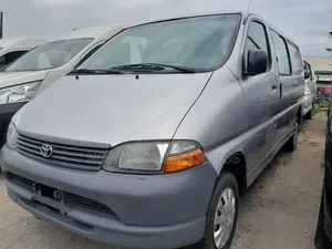 Toyota HiAce 2005 Silver