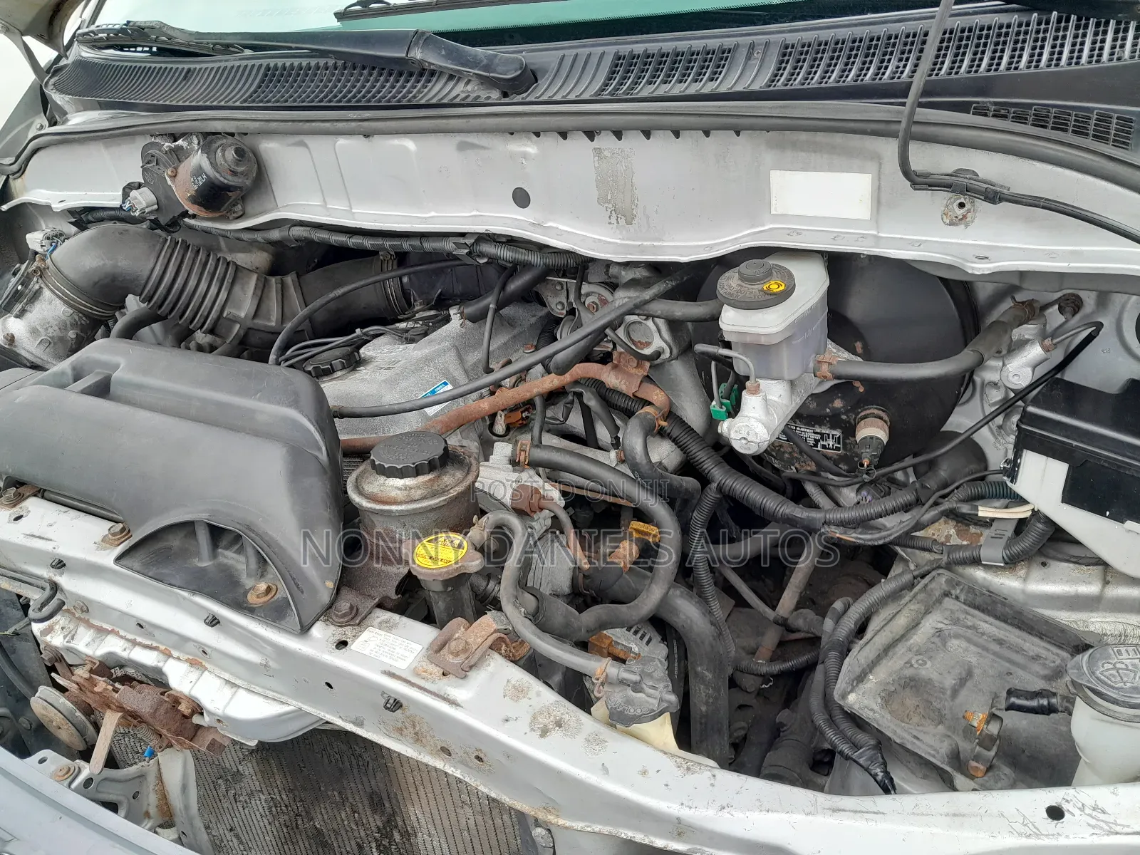 Toyota HiAce 2005 Silver
